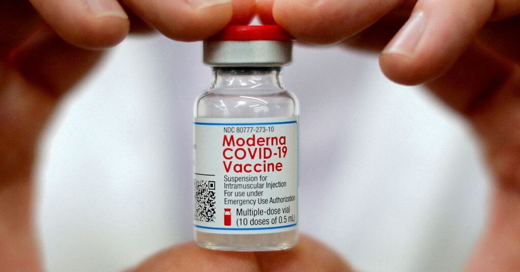 U.S. FDA advisers overwhelmingly back Moderna COVID vaccine for ages 6-17